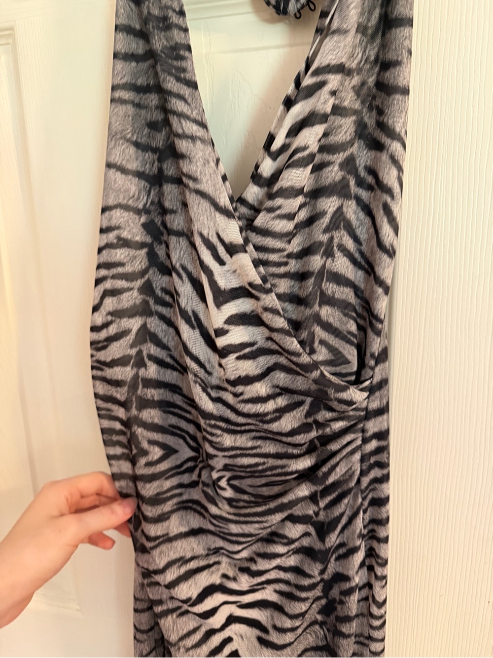 Zara Black and Gray Dress with Subtle Pattern - Picture 4 of 7